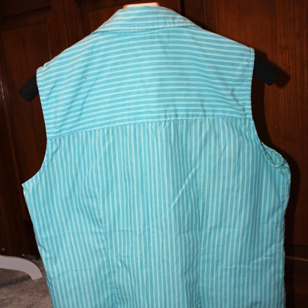 Top - Picture 3 of 4